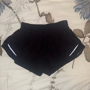 LULULEMON HOTTY HOT 2.5 inch black shorts 4